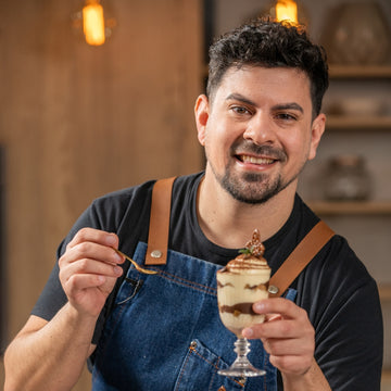 Delicias en Vaso: Elegancia y Sabor en Cada Capa